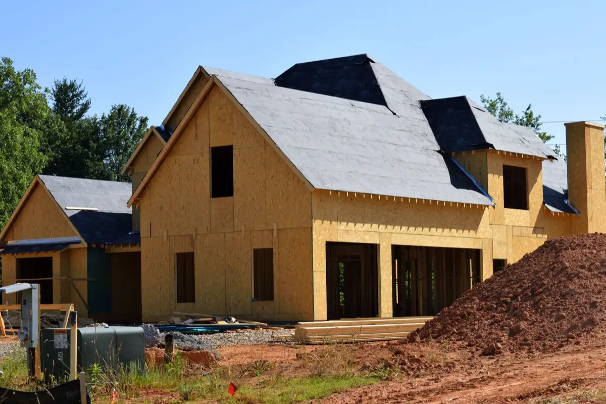 roofing project in Waterloo, IA — 1